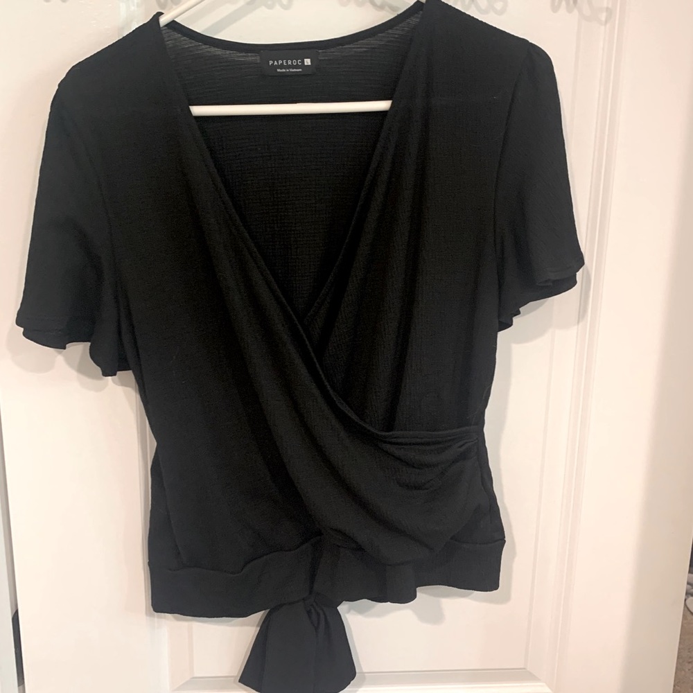 Black Wrap Top With Keyhole Detail